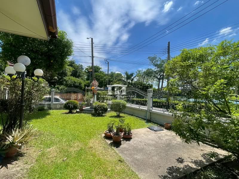 46015 - บ้านเดี่ยว 2 ชั้น หลังใหญ่ริมทะเลสาป ชลลดา รามอินทรา (L&H) ใกล้แฟชั่นไอส์แลนด์, Bangkok, เลียบกาญจนาภิเษก, Khan Na Yao, Bangkok, 3 Bedrooms, 450 sqm, Single Detached House For Sale, by Forbest Properties Co., Ltd., 500398223 - DDproperty.com