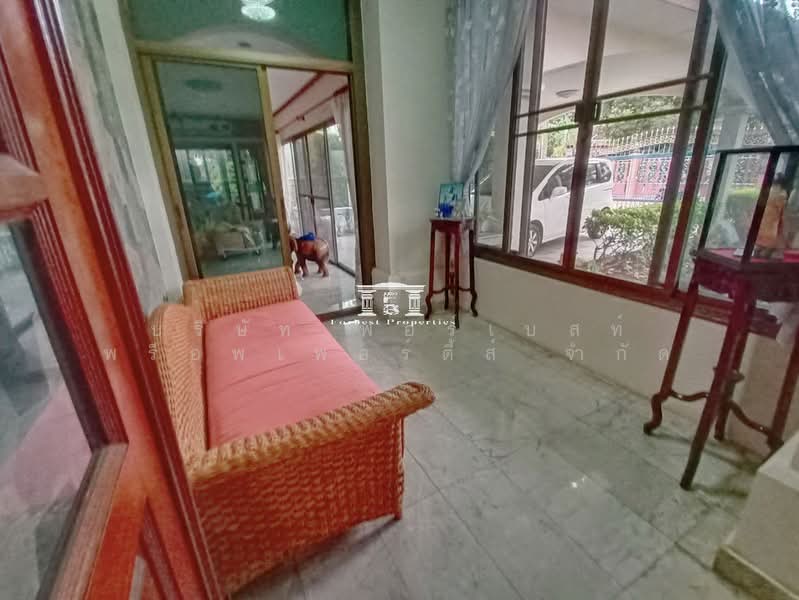 46015 - บ้านเดี่ยว 2 ชั้น หลังใหญ่ริมทะเลสาป ชลลดา รามอินทรา (L&H) ใกล้แฟชั่นไอส์แลนด์, Bangkok, เลียบกาญจนาภิเษก, Khan Na Yao, Bangkok, 3 Bedrooms, 450 sqm, Single Detached House For Sale, by Forbest Properties Co., Ltd., 500398223 - DDproperty.com