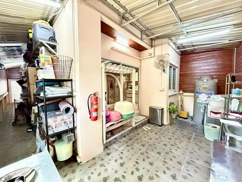 ขาย ทาวน์โฮม 3 ชั้น หลังมุม ซอยประชาราษฎร์ 16/1 เมืองนนทบุรี, Nonthaburi, Talat Kwan, Muang Nonthaburi, Nonthaburi, 4 Bedrooms, 240 sqm, Townhouse For Sale, by กรณวัสส์ กัณฑวัสส์วงส์, 500398317 - DDproperty.com