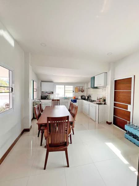 A house for rent near Panyaden International School, Rental Price: 25,000 THB / month No.14H494, Chiang Mai, Hang Dong, Chiang Mai, 4 Bedrooms, 230 sqm, Single Detached House For Rent, by Baandeedee Chiangmai, 500398377 - DDproperty.com