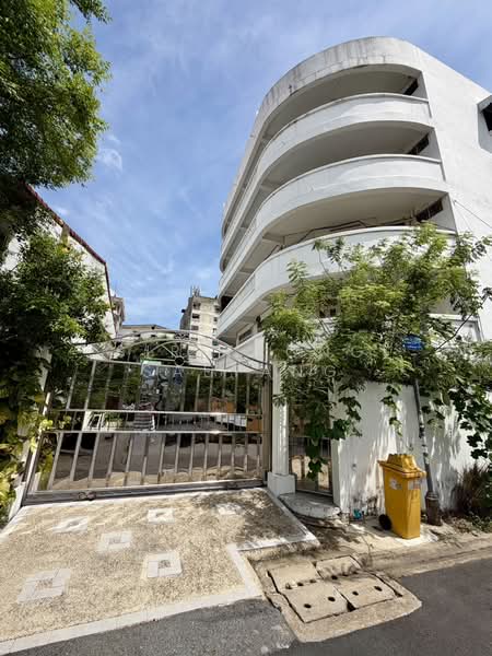 Detached house 6 story, Ratchada-Din Daeng, 96 sq.wa 12 Beds, 12 Baths, parking for 6 cars, Bangkok, Din Daeng, Bangkok, 10+ Bedrooms, 600 sqm, Single Detached House For Rent, by Sirithong Saetang, 500398382 - DDproperty.com
