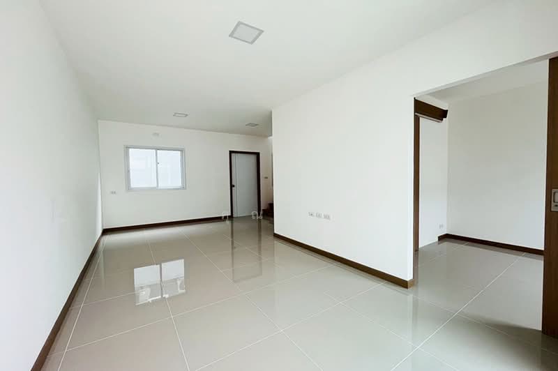 iCopenh Sukhumvit 76, Samut Prakan, 89 Moo 7 Tambon Samrong Tai, Sam Rong, Phra Pra Daeng, Samut Prakan, 3 Bedrooms, 89 sqm, Townhouse For Sale, by คุณจ๋า, 500398391 - DDproperty.com