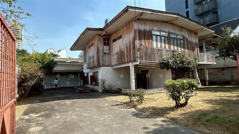 ที่ดิน แถมสิ่งปลูกสร้าง 163 ตร.ว. ที่ดินซอยทองหล่อ25(ซอยแสงเงิน) ใกล้โรงพยาบาลคามิลเลียน, bangkok, ถนนสุขุมวิท55, Khlong Tan Nua, Watthana, Bangkok, , 652 sqm, Land For Sale, by คุณ กันต์ปพัทธ์ คัมภีร์ภัคภาค (กีต้า), 500398392 - DDproperty.com