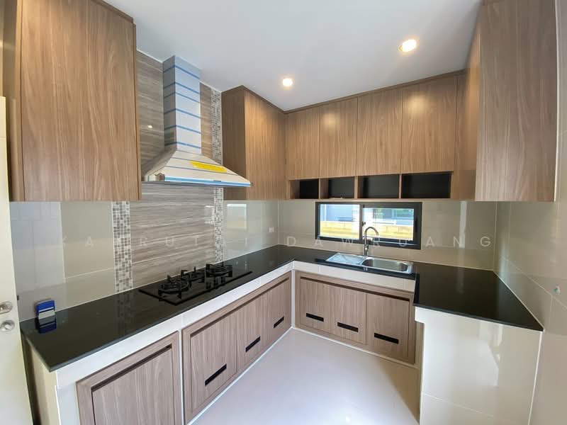 Burasiri Pattanakarn, Bangkok, New Pattanakarn Road, Prawet, Bangkok, 4 Bedrooms, 210 sqm, Single Detached House For Sale, by Kanrutai Dawruang, 500398410 - DDproperty.com