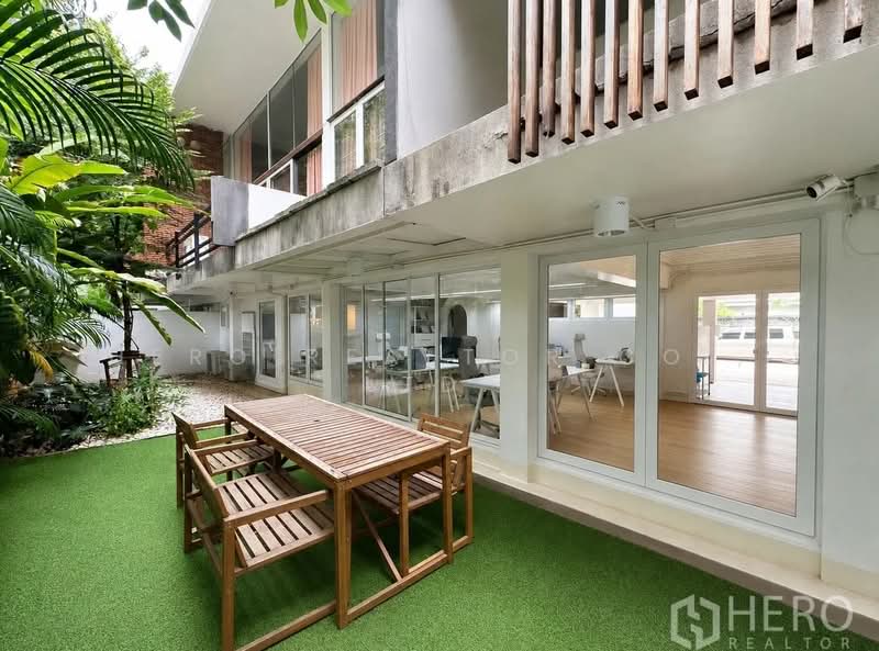 For Rent Office Space 100 sq.m. in Phaya Thai near BTS Ari HRE01000, Bangkok, Samsen Nai, Phaya Thai, Bangkok, , 100 sqm, Office Space For Rent, by Hero Realtor Co., Ltd., 500398428 - DDproperty.com