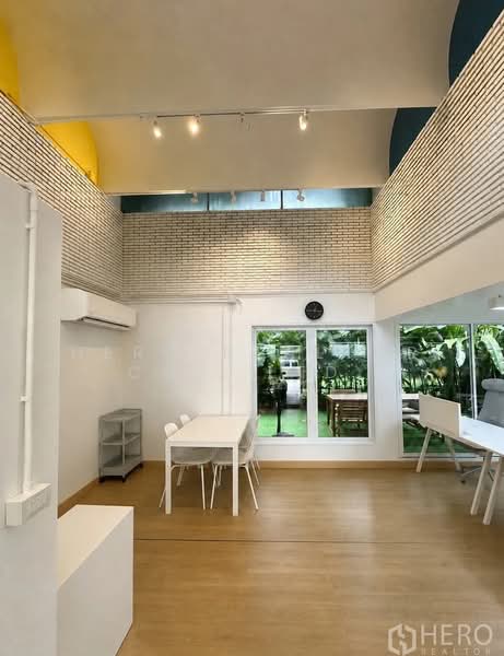 For Rent Office Space 100 sq.m. in Phaya Thai near BTS Ari HRE01000, Bangkok, Samsen Nai, Phaya Thai, Bangkok, , 100 sqm, Office Space For Rent, by Hero Realtor Co., Ltd., 500398428 - DDproperty.com