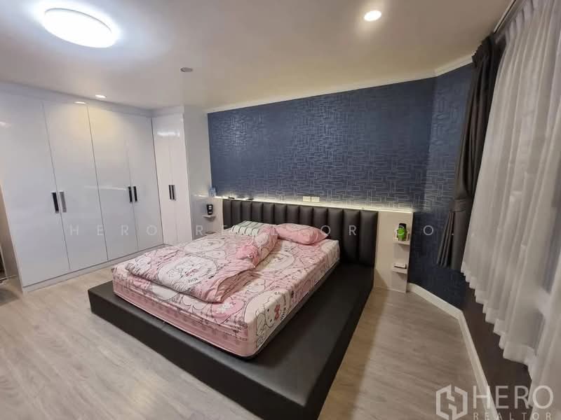 For Rent 4 Bedroom Townhouse Near MRT Sutthisan, Din Daeng, Bangkok HRE01003, Bangkok, Din Daeng, Bangkok, 4 Bedrooms, 320 sqm, Townhouse For Rent, by Hero Realtor Co., Ltd., 500398475 - DDproperty.com