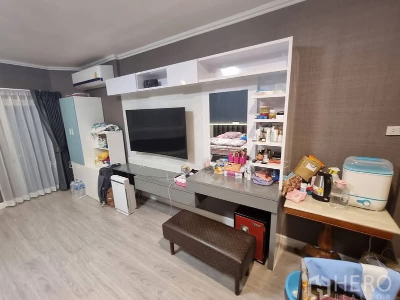 For Rent 4 Bedroom Townhouse Near MRT Sutthisan, Din Daeng, Bangkok HRE01003, Bangkok, Din Daeng, Bangkok, 4 Bedrooms, 320 sqm, Townhouse For Rent, by Hero Realtor Co., Ltd., 500398475 - DDproperty.com