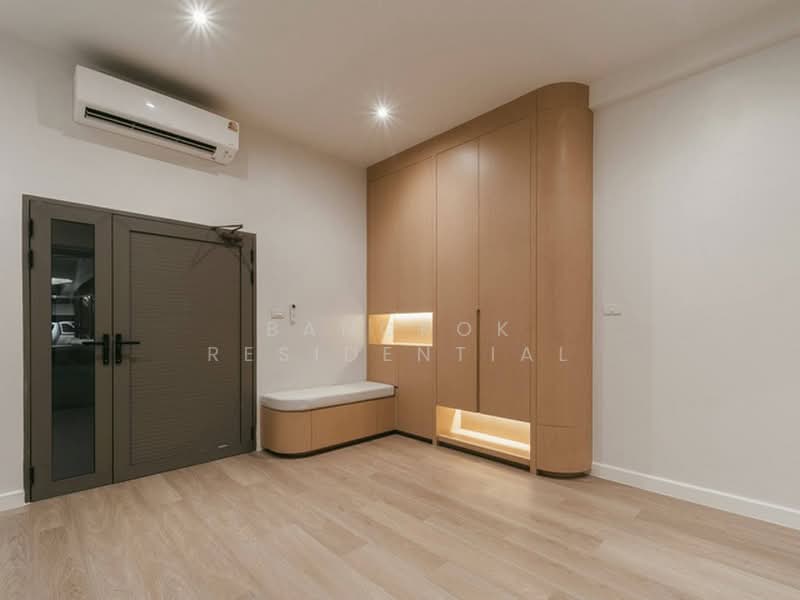 Regent 71 Place, Bangkok, Phra Kanong Nua, Watthana, Bangkok, 5 Bedrooms, 350 sqm, Townhouse For Rent, by Bangkok Residential, 500398486 - DDproperty.com
