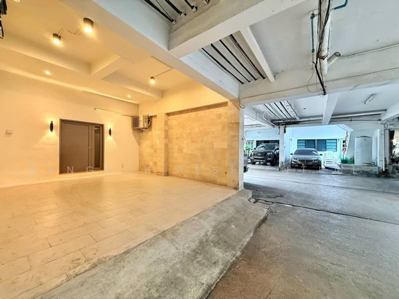 Regent 71 Place, Bangkok, Phra Kanong Nua, Watthana, Bangkok, 5 Bedrooms, 350 sqm, Townhouse For Rent, by Bangkok Residential, 500398486 - DDproperty.com