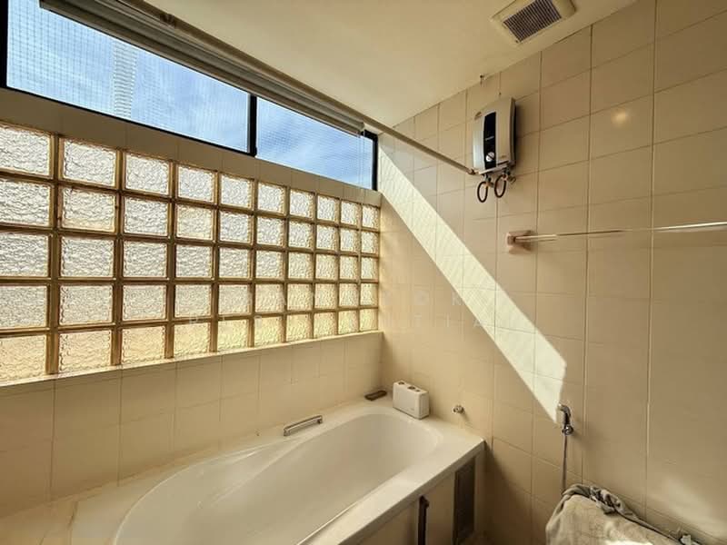 NL Residence, Bangkok, 78 Soi Sukhumvit 21, Khlongtoei Nua, Watthana, Bangkok, 3 Bedrooms, 285 sqm, Apartment For Rent, by Bangkok Residential, 500398492 - DDproperty.com