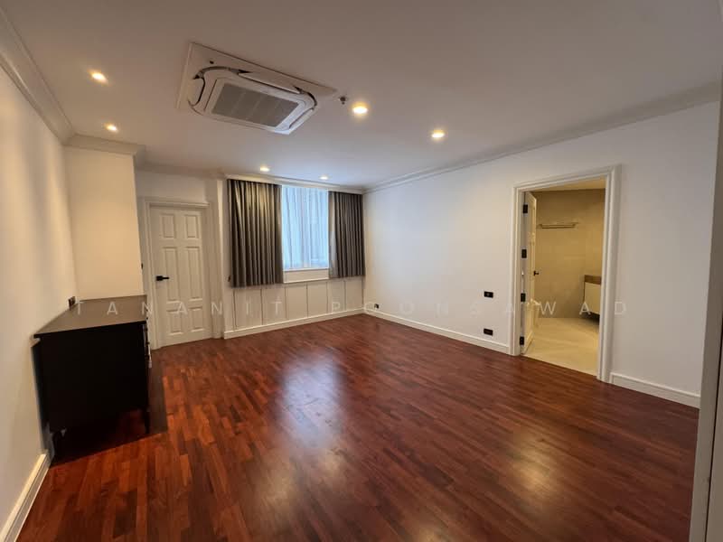 Ruamsuk Condominium, Bangkok, 12 Soi Athakravi, Khong Tan, Khlong Toei, Bangkok, 3 Bedrooms, 316 sqm, Condo For Rent, by Tananit Poonsawad, 500398502 - DDproperty.com