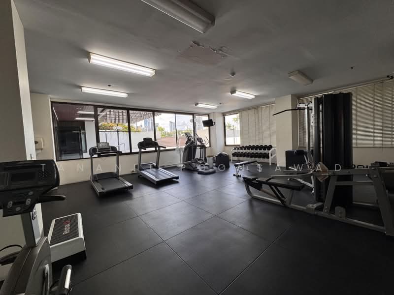 Ruamsuk Condominium, Bangkok, 12 Soi Athakravi, Khong Tan, Khlong Toei, Bangkok, 3 Bedrooms, 316 sqm, Condo For Rent, by Tananit Poonsawad, 500398502 - DDproperty.com