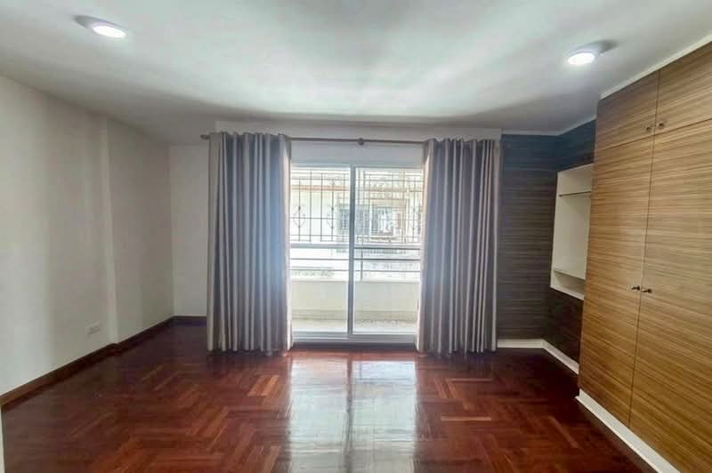 Supalai Ville Ratchada 32, Bangkok, Ratchadaphisek Road, Chan Kasem, Chatuchak, Bangkok, 4 Bedrooms, 135 sqm, Single Detached House For Sale, by คุณอร, 500398509 - DDproperty.com