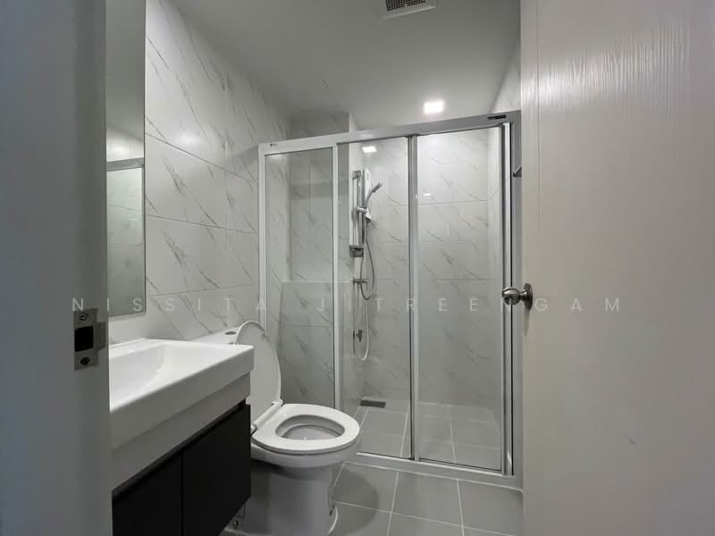 Atmoz Ratchada-Huaikwang, Bangkok, Saha Kan Pramun Alley, Wang Thonglang, Bangkok, 1 Bedroom, 30 sqm, Condo For Rent, by Nissita Jitreengam, 500398575 - DDproperty.com