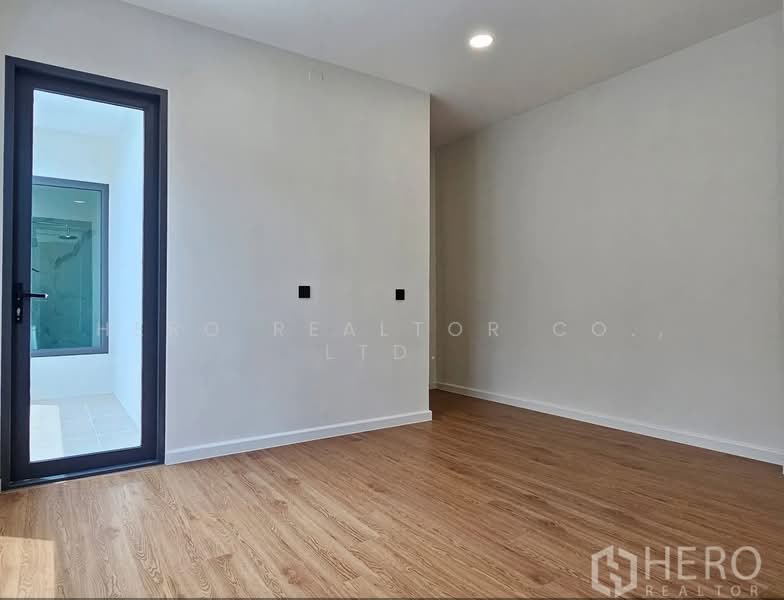 For sale 3 Bedroom Detached House in Lat Phrao, Bangkok HRE01007, Bangkok, Lat Phrao, Bangkok, 3 Bedrooms, 2,200 sqm, Single Detached House For Sale, by Hero Realtor Co., Ltd., 500398630 - DDproperty.com
