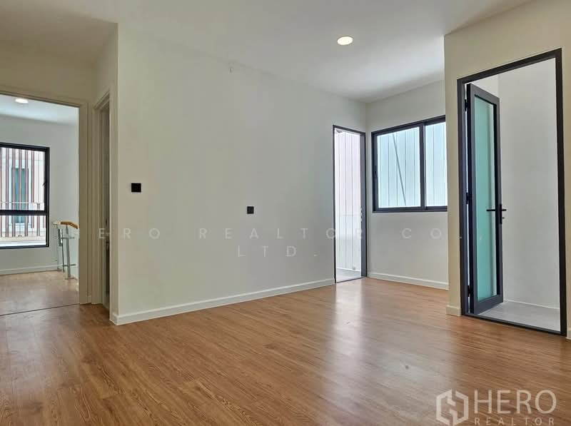 For sale 3 Bedroom Detached House in Lat Phrao, Bangkok HRE01007, กรุงเทพ, ลาดพร้าว, กรุงเทพ, 2,200 ตร.ม., บ้านเดี่ยว ขาย, โดย Hero Realtor Co., Ltd., 500398630 - DDproperty.com