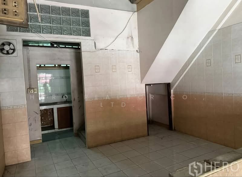 For rent Shophouse 200 sq.m. BTS Phrom Phong Bangkok HRE01008, Bangkok, Khong Tan, Khlong Toei, Bangkok, , 200 sqm, Shophouse For Rent, by Hero Realtor Co., Ltd., 500398663 - DDproperty.com