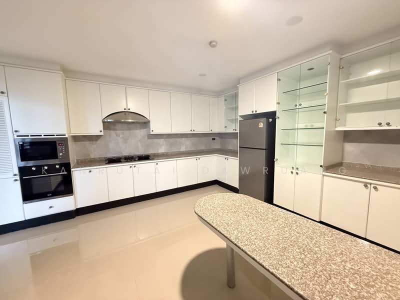 Charan Tower Residences by Aspira, Bangkok, 19 Soi Sukhumvit 43, Khlong Tan Nua, Watthana, Bangkok, 3 Bedrooms, 320 sqm, Apartment For Rent, by Kanrutai Dawruang, 500398708 - DDproperty.com