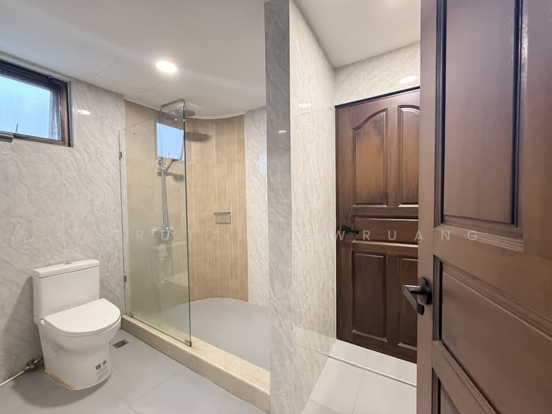 Charan Tower Residences by Aspira, Bangkok, 19 Soi Sukhumvit 43, Khlong Tan Nua, Watthana, Bangkok, 3 Bedrooms, 320 sqm, Apartment For Rent, by Kanrutai Dawruang, 500398708 - DDproperty.com