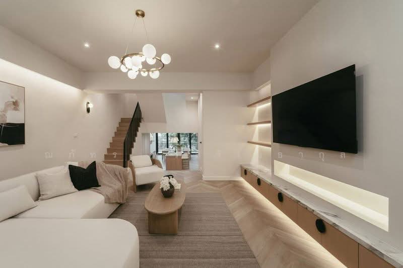 Regent 71 Place, Bangkok, Phra Kanong Nua, Watthana, Bangkok, 5 Bedrooms, 350 sqm, Townhouse For Rent, by ณภัทร พรสิริเมธากุล, 500398723 - DDproperty.com