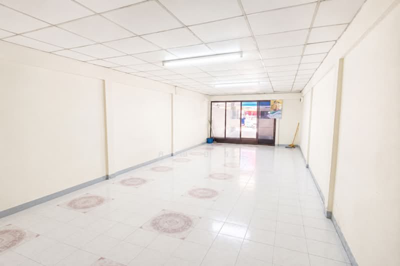 ขายทาวน์เฮาส์ 2 ชั้น 25 ตร.ว. ซอยลาดพร้าว 91 ทำเลดี ใกล้รถไฟฟ้าสายสีเหลือง, Bangkok, ถนนลาดพร้าว, Khlong Chaokhun Sing, Wang Thonglang, Bangkok, 3 Bedrooms, 136 sqm, Townhouse For Sale, by คุณอร, 500398749 - DDproperty.com