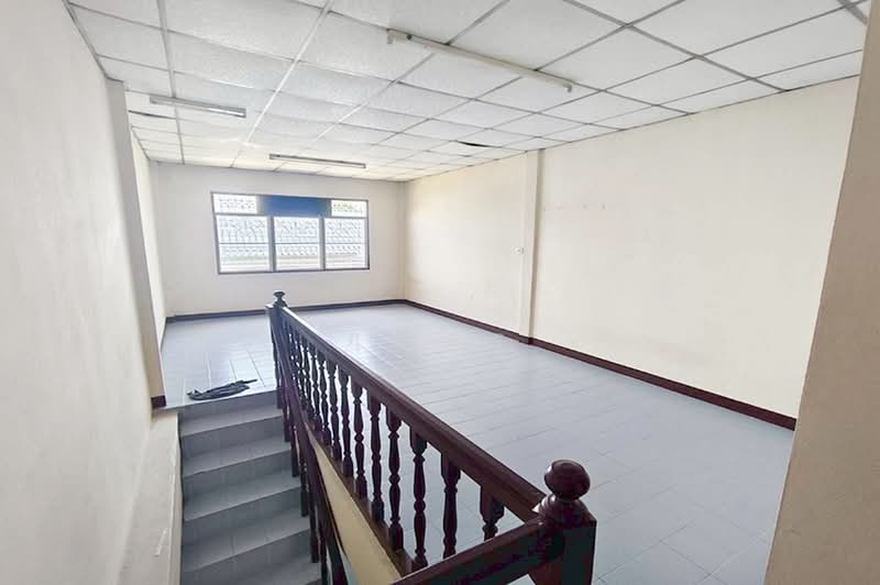 ขายทาวน์เฮาส์ 2 ชั้น 25 ตร.ว. ซอยลาดพร้าว 91 ทำเลดี ใกล้รถไฟฟ้าสายสีเหลือง, Bangkok, ถนนลาดพร้าว, Khlong Chaokhun Sing, Wang Thonglang, Bangkok, 3 Bedrooms, 136 sqm, Townhouse For Sale, by คุณอร, 500398749 - DDproperty.com