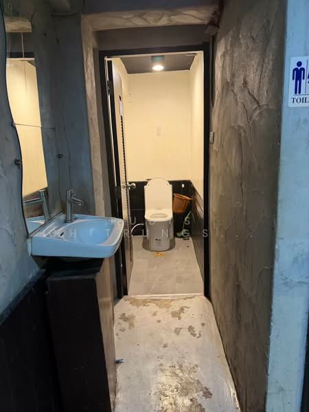 Commercial Building for Rent – Silom / Surawong, Bangkok, Suriyawong, Bang Rak, Bangkok, , 100 sqm, Shophouse For Rent, by Pudis Chitrungsakorn, 500398756 - DDproperty.com