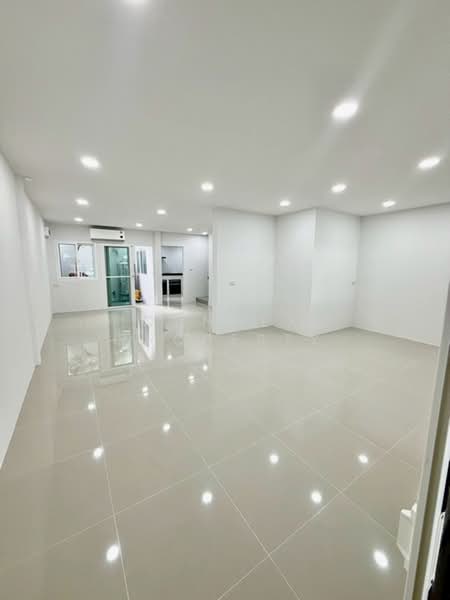 Prachakornthai Village Ladproa 93, Bangkok, Khlong Chaokhun Sing, Wang Thonglang, Bangkok, 3 Bedrooms, 158 sqm, Townhouse For Sale, by Connex Property, 500398762 - DDproperty.com
