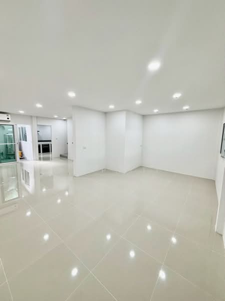 Prachakornthai Village Ladproa 93, Bangkok, Khlong Chaokhun Sing, Wang Thonglang, Bangkok, 3 Bedrooms, 158 sqm, Townhouse For Sale, by Connex Property, 500398762 - DDproperty.com