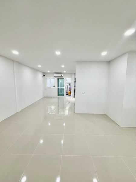 Prachakornthai Village Ladproa 93, Bangkok, Khlong Chaokhun Sing, Wang Thonglang, Bangkok, 3 Bedrooms, 158 sqm, Townhouse For Sale, by Connex Property, 500398762 - DDproperty.com