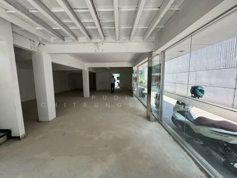 Commercial Building for Rent – Charoen Krung / Silom, Bangkok, Suriyawong, Bang Rak, Bangkok, , 450 sqm, Shophouse For Rent, by Pudis Chitrungsakorn, 500398770 - DDproperty.com