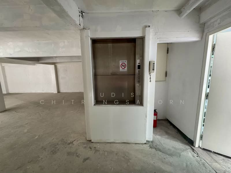 Commercial Building for Rent – Charoen Krung / Silom, Bangkok, Suriyawong, Bang Rak, Bangkok, , 450 sqm, Shophouse For Rent, by Pudis Chitrungsakorn, 500398770 - DDproperty.com