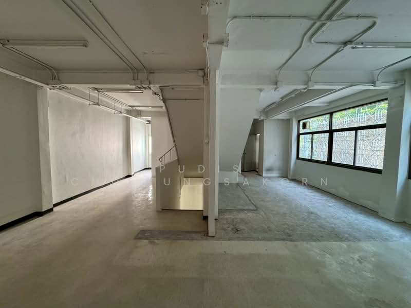 Commercial Building for Rent – Charoen Krung / Silom, Bangkok, Suriyawong, Bang Rak, Bangkok, , 450 sqm, Shophouse For Rent, by Pudis Chitrungsakorn, 500398770 - DDproperty.com
