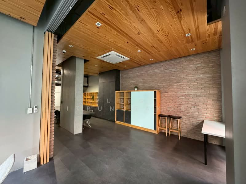 Ground Floor Retail Space for Rent – Charoen Krung / Silom (CBD Area), Bangkok, Suriyawong, Bang Rak, Bangkok, , 150 sqm, Shophouse For Rent, by Pudis Chitrungsakorn, 500398779 - DDproperty.com