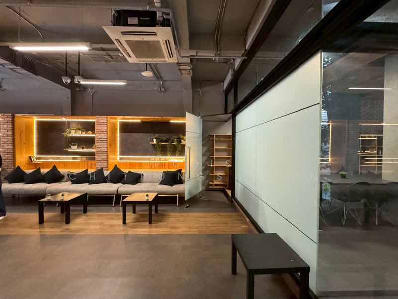Ground Floor Retail Space for Rent – Charoen Krung / Silom (CBD Area), Bangkok, Suriyawong, Bang Rak, Bangkok, , 150 sqm, Shophouse For Rent, by Pudis Chitrungsakorn, 500398779 - DDproperty.com