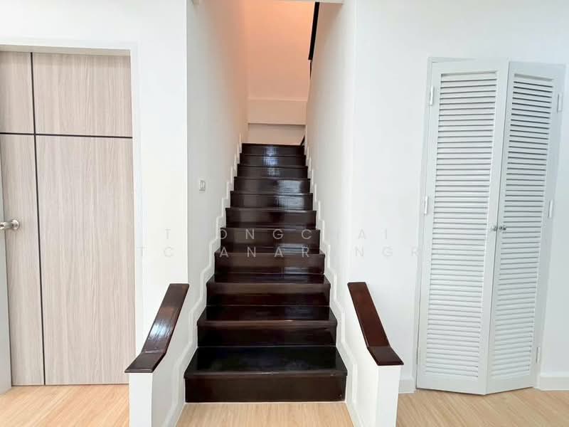 Baan Ratanavalai (บ้านรัตนาวลัย ), Bangkok, Si Khan, Don Mueang, Bangkok, 3 Bedrooms, 150 sqm, Semi-Detached House (Twin House) For Sale, by THONGCHAI WATCHANARUNGROT, 500398786 - DDproperty.com