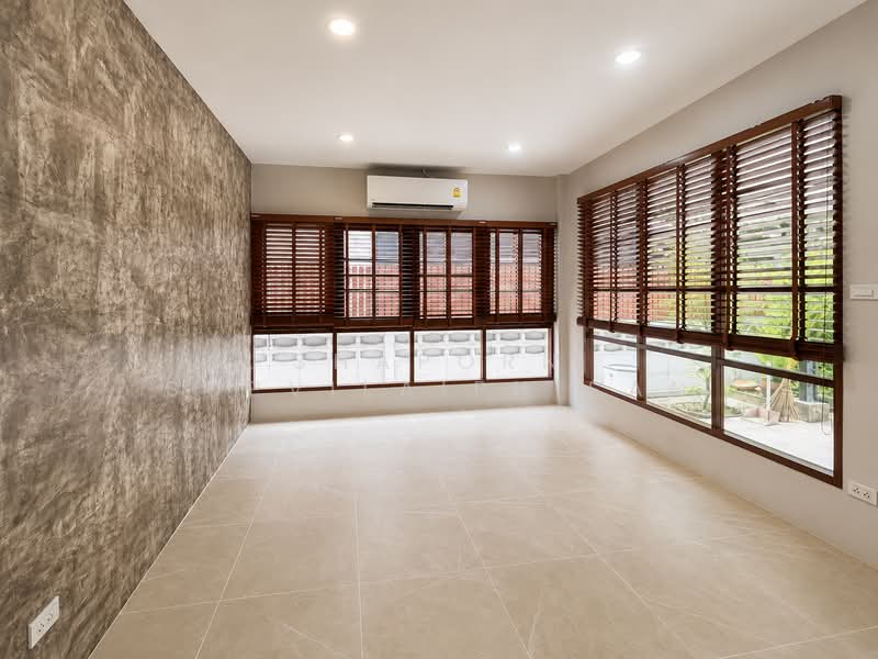 House Home office Srinagarindra 38, Bangkok, ศรีนครินทร์, Nong Bon, Prawet, Bangkok, 4 Bedrooms, 233 sqm, Single Detached House For Rent, by Shaporn Supvilaiphisan, 500398813 - DDproperty.com