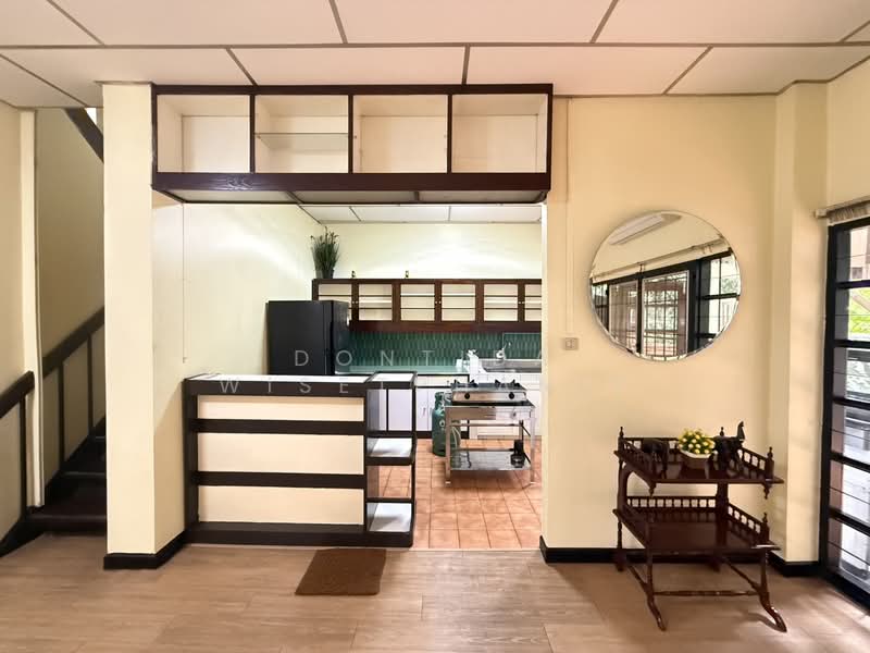 ทาวน์เฮาส์ให้เช่า | สุขุมวิท 30 | ใกล้ BTS พร้อมพงษ์, Bangkok, Khong Tan, Khlong Toei, Bangkok, 3 Bedrooms, 120 sqm, Townhouse For Rent, by Dontida Wisetphanit, 500398863 - DDproperty.com