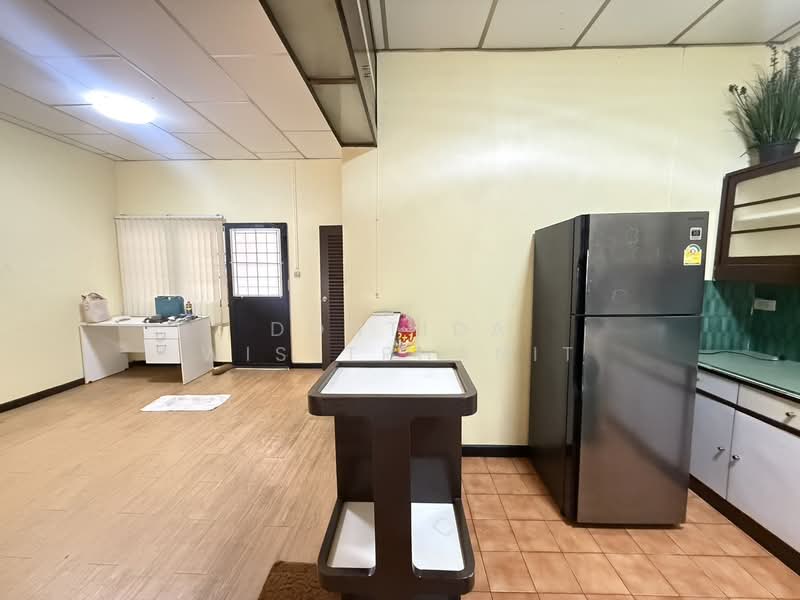 ทาวน์เฮาส์ให้เช่า | สุขุมวิท 30 | ใกล้ BTS พร้อมพงษ์, Bangkok, Khong Tan, Khlong Toei, Bangkok, 3 Bedrooms, 120 sqm, Townhouse For Rent, by Dontida Wisetphanit, 500398863 - DDproperty.com