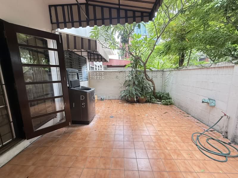 ทาวน์เฮาส์ให้เช่า | สุขุมวิท 30 | ใกล้ BTS พร้อมพงษ์, Bangkok, Khong Tan, Khlong Toei, Bangkok, 3 Bedrooms, 120 sqm, Townhouse For Rent, by Dontida Wisetphanit, 500398863 - DDproperty.com