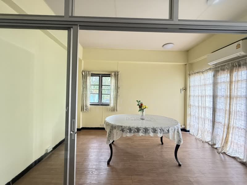 ทาวน์เฮาส์ให้เช่า | สุขุมวิท 30 | ใกล้ BTS พร้อมพงษ์, Bangkok, Khong Tan, Khlong Toei, Bangkok, 3 Bedrooms, 120 sqm, Townhouse For Rent, by Dontida Wisetphanit, 500398863 - DDproperty.com