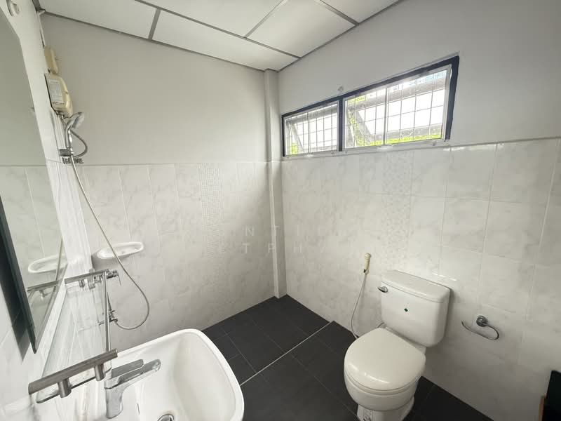 ทาวน์เฮาส์ให้เช่า | สุขุมวิท 30 | ใกล้ BTS พร้อมพงษ์, Bangkok, Khong Tan, Khlong Toei, Bangkok, 3 Bedrooms, 120 sqm, Townhouse For Rent, by Dontida Wisetphanit, 500398863 - DDproperty.com