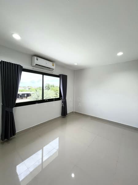 รามอินทรา 34 แยก 10, Bangkok, Tha Rang, Bang Khen, Bangkok, 4 Bedrooms, 200 sqm, Townhouse For Rent, by Airada Parasarn, 500398910 - DDproperty.com