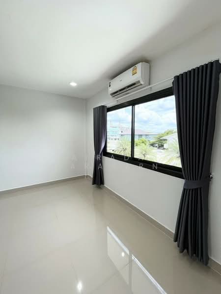 รามอินทรา 34 แยก 10, Bangkok, Tha Rang, Bang Khen, Bangkok, 4 Bedrooms, 200 sqm, Townhouse For Rent, by Airada Parasarn, 500398910 - DDproperty.com