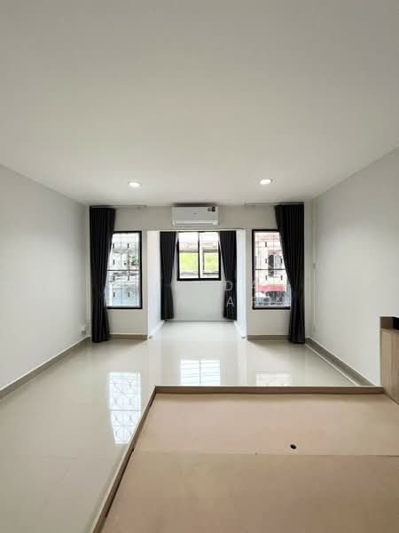 รามอินทรา 34 แยก 10, Bangkok, Tha Rang, Bang Khen, Bangkok, 4 Bedrooms, 200 sqm, Townhouse For Rent, by Airada Parasarn, 500398910 - DDproperty.com