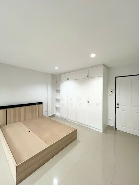 รามอินทรา 34 แยก 10, Bangkok, Tha Rang, Bang Khen, Bangkok, 4 Bedrooms, 200 sqm, Townhouse For Rent, by Airada Parasarn, 500398910 - DDproperty.com
