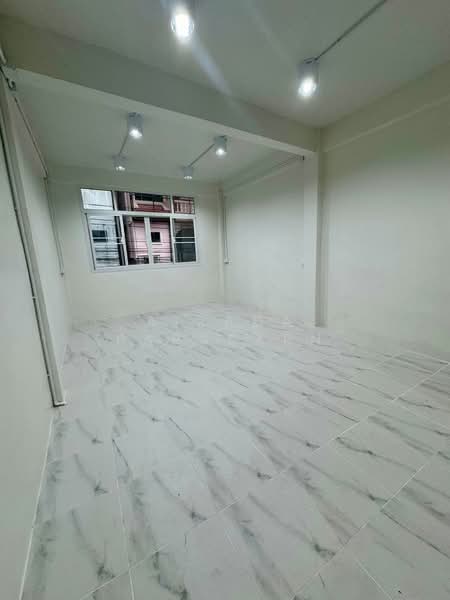 สาทร 11 แยก 3, Bangkok, Chong Nonsi, Yan Nawa, Bangkok, 1 Bedroom, 180 sqm, Townhouse For Rent, by Airada Parasarn, 500398924 - DDproperty.com