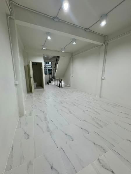 สาทร 11 แยก 3, Bangkok, Chong Nonsi, Yan Nawa, Bangkok, 1 Bedroom, 180 sqm, Townhouse For Rent, by Airada Parasarn, 500398924 - DDproperty.com