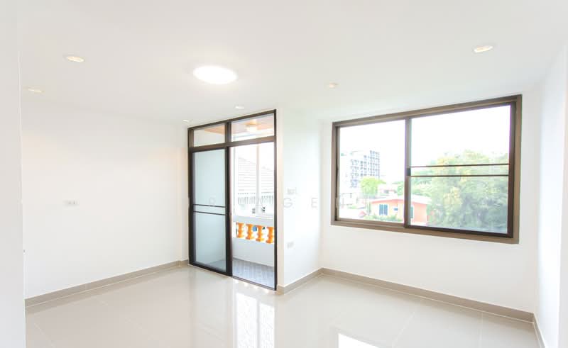 ทาวน์โฮม ซ.สวรรค์วิถี, Bangkok, Samsen Nok, Huai Khwang, Bangkok, 4 Bedrooms, 180 sqm, Townhouse For Sale, by NR AGENT, 500398927 - DDproperty.com